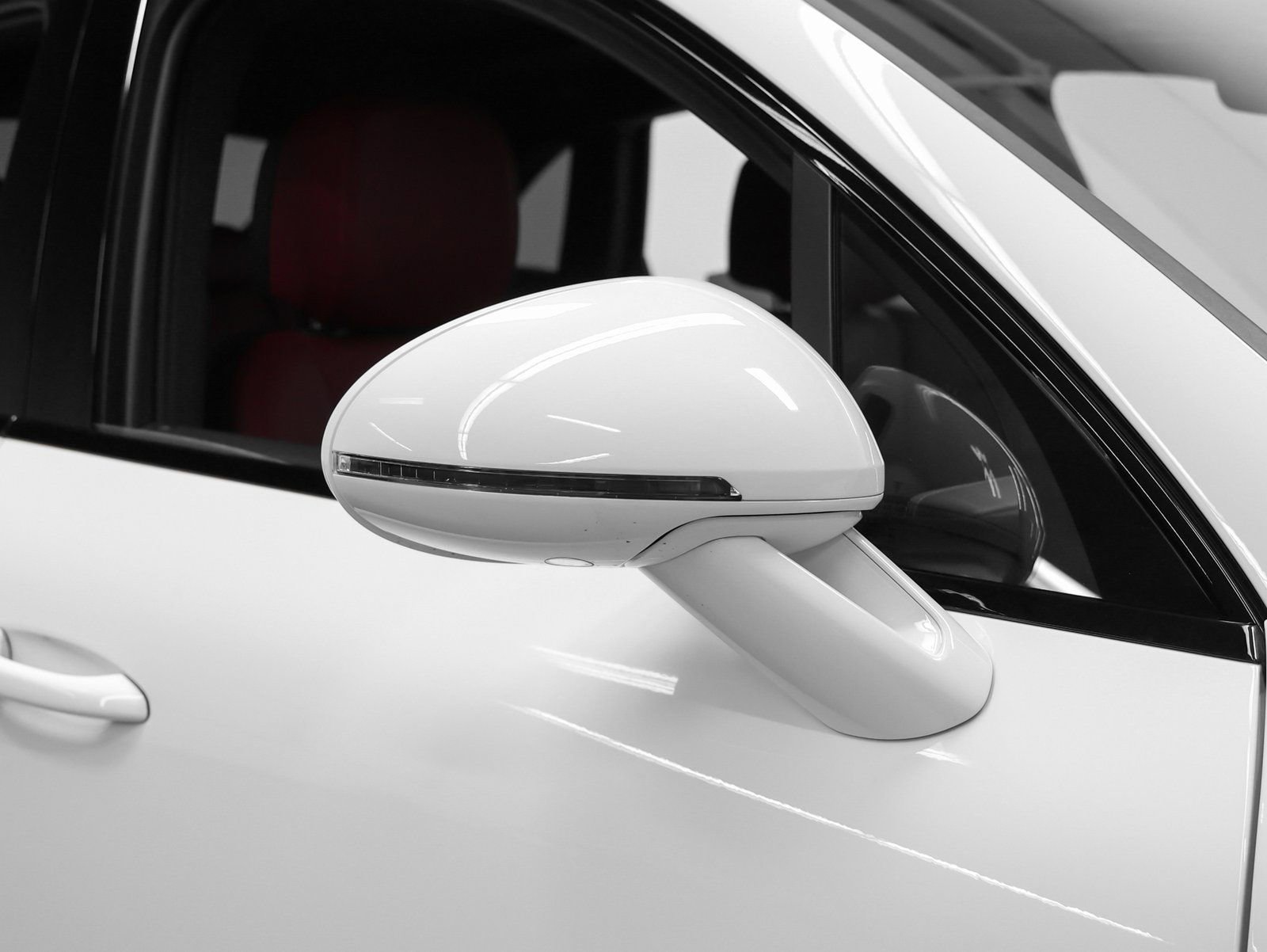 New 2026 Porsche Macan image 14