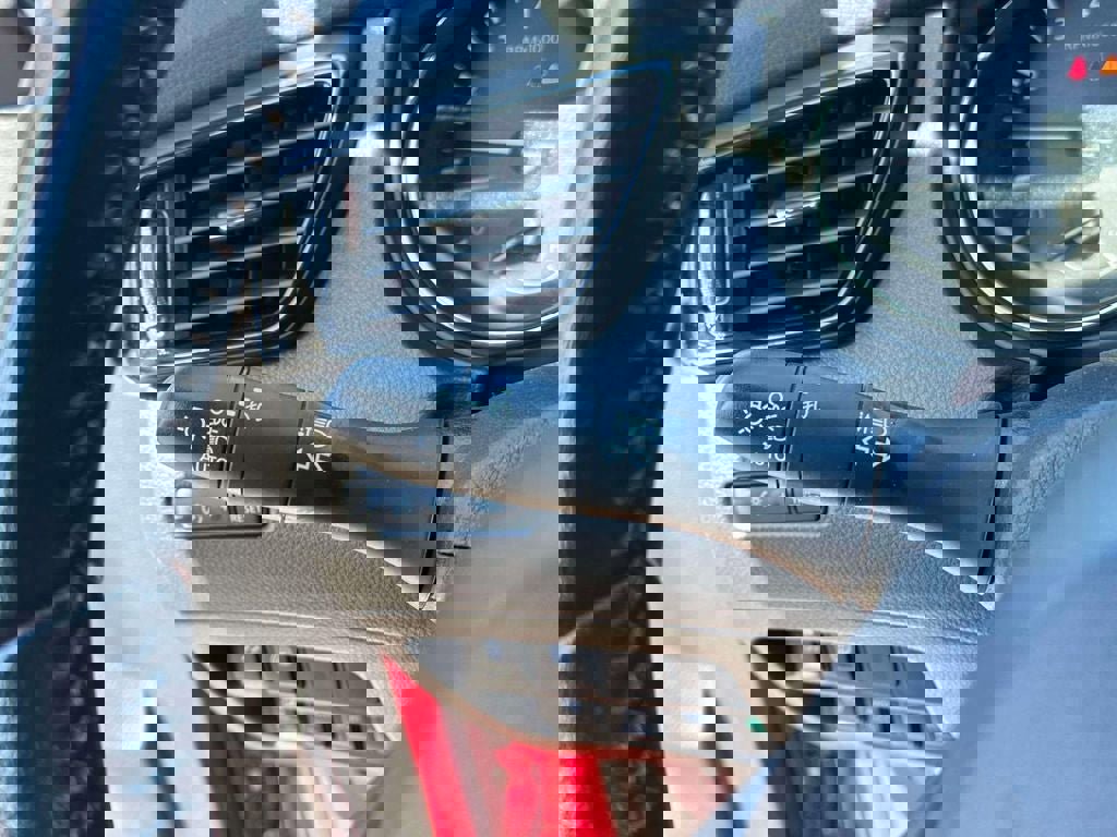 Used 2022 Nissan Rogue Sport SV image 24