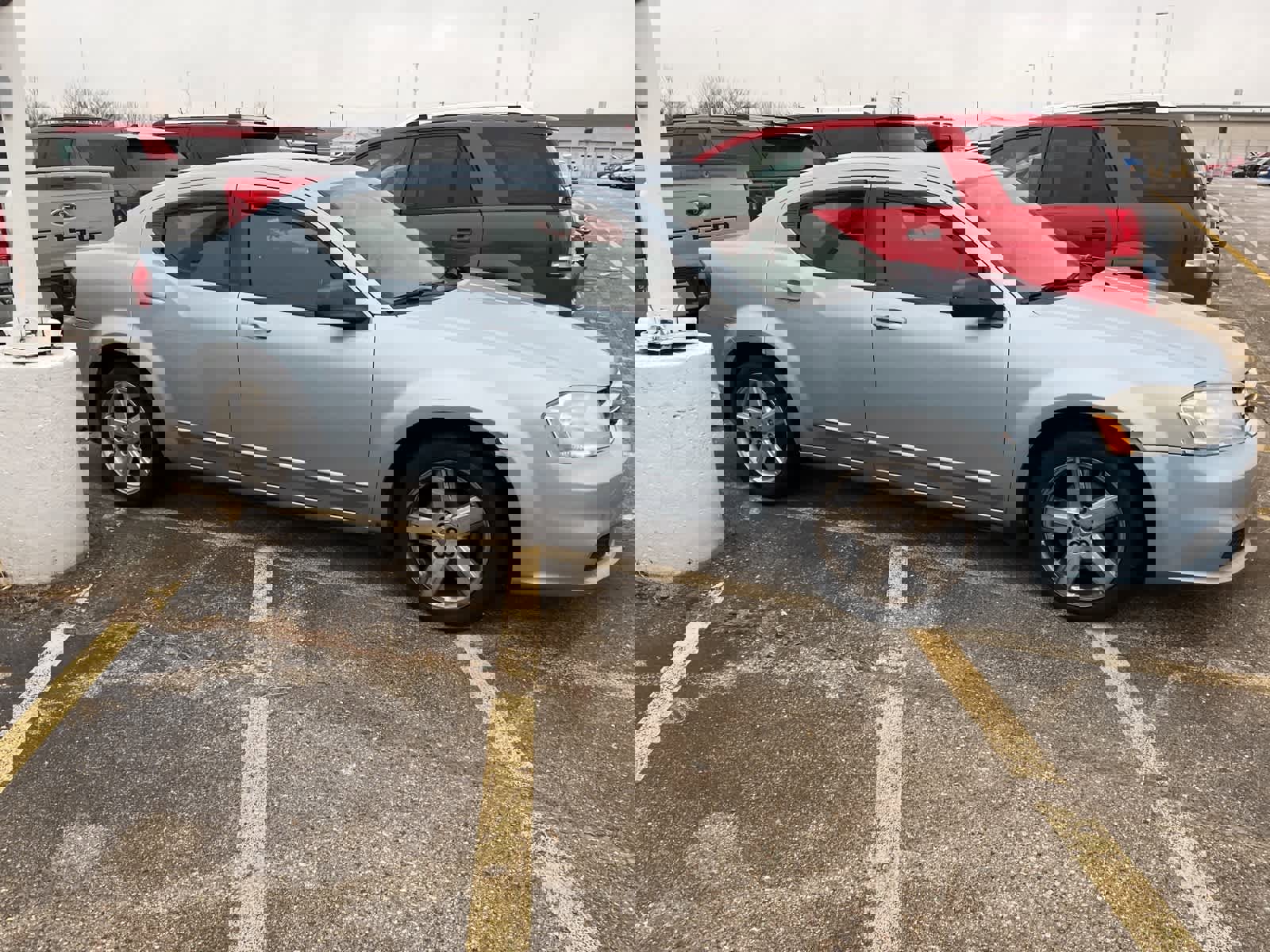 Used 2013 Dodge Avenger SE image 18