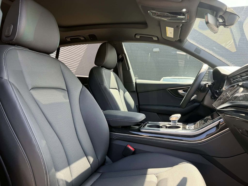 Used 2026 Audi Q8 Premium Plus AWD/4WD image 17