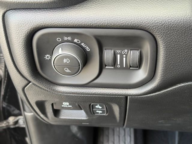 New 2026 RAM 1500 4x4 Crew Cab image 26