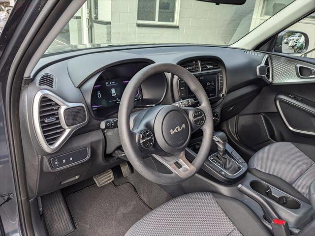 Used 2024 Kia Soul LX image 10