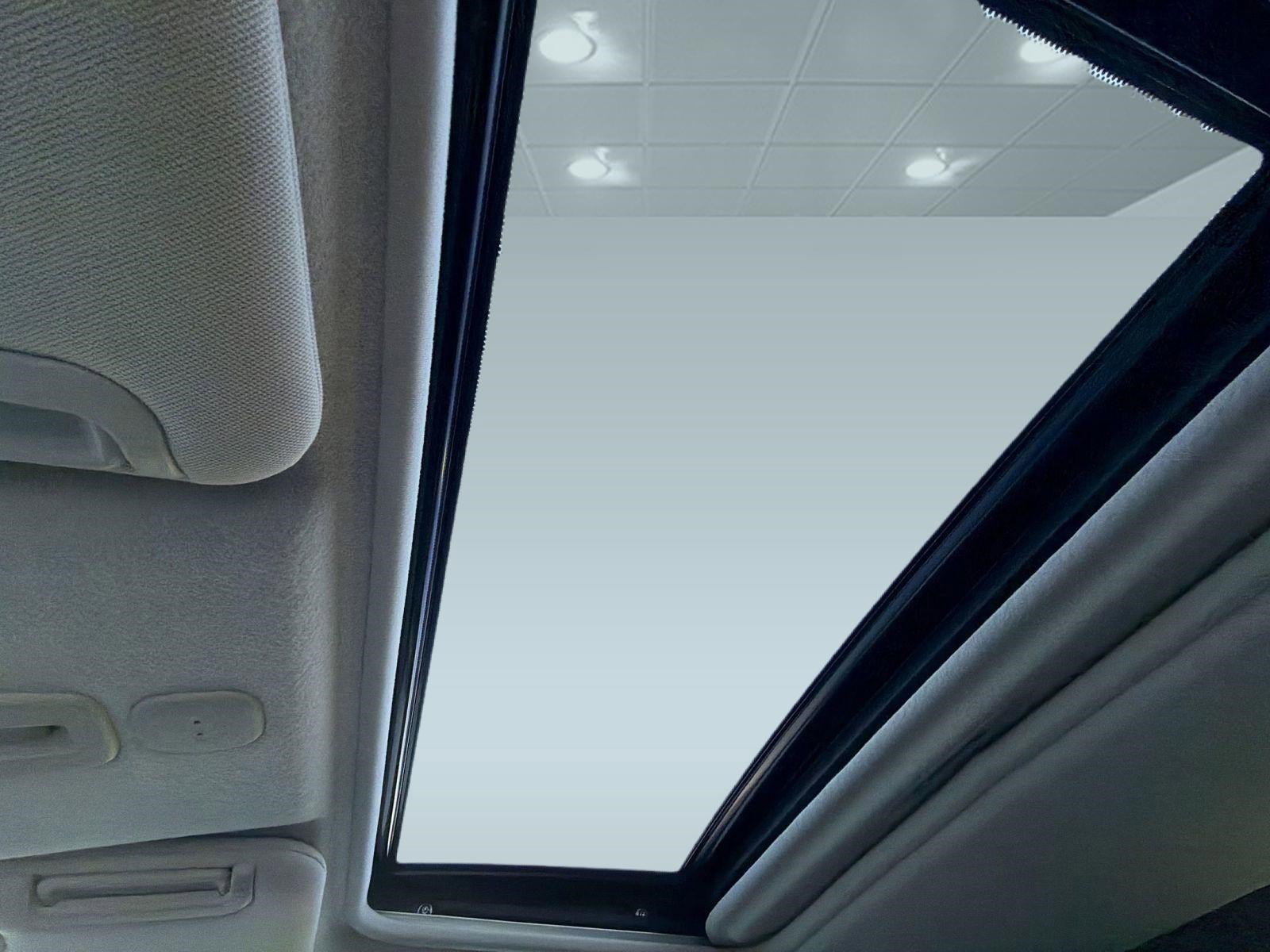 Used 2017 Nissan Juke SL image 15