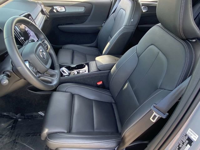 Certified 2025 Volvo XC40 B5 Plus w/ Protection Package Premier image 20