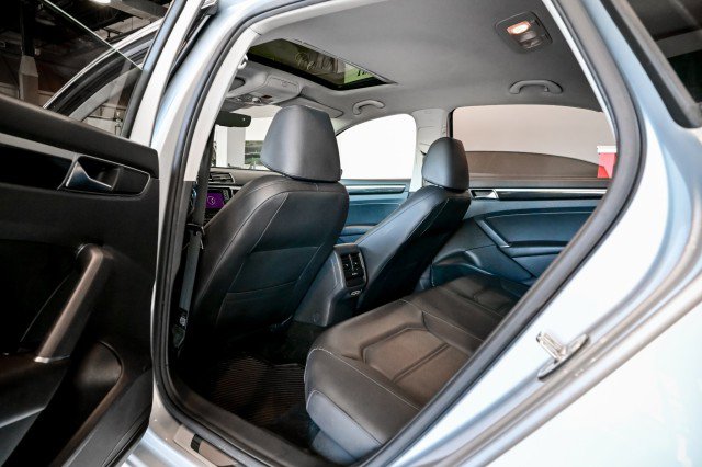 Used 2019 Volkswagen Passat 2.0T SE R-Line FWD image 17