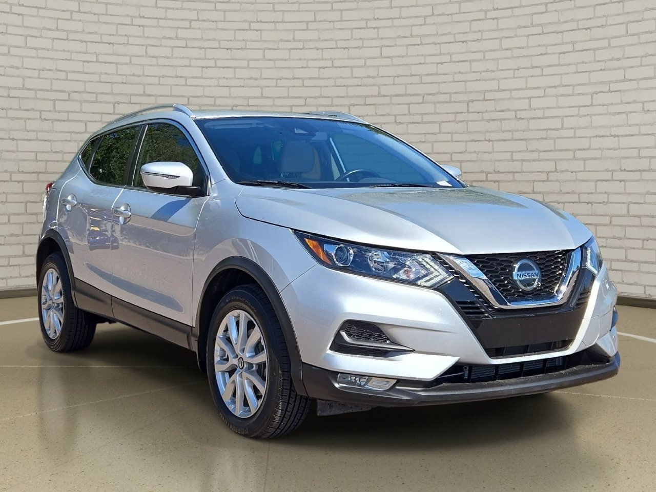 Used 2021 Nissan Rogue Sport SV FWD image 3