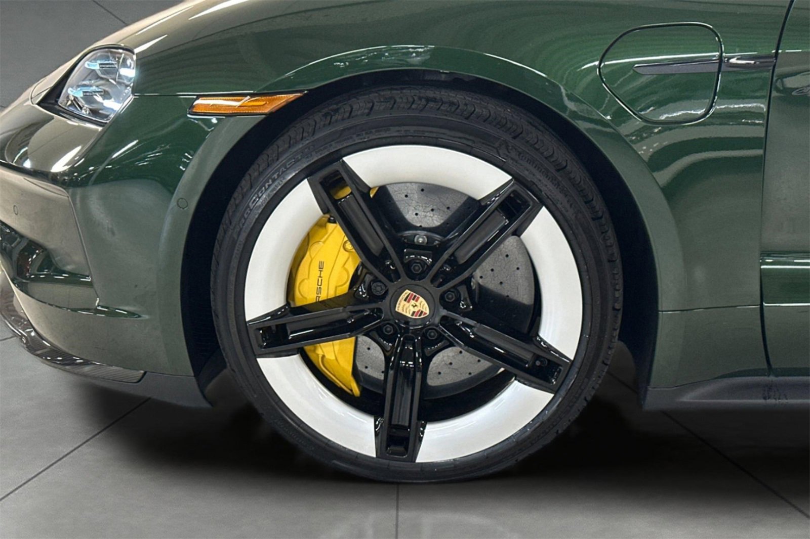 New 2025 Porsche Taycan GTS image 12