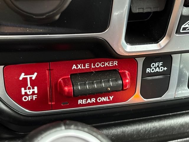Used 2025 Jeep Gladiator Mojave AWD/4WD image 19
