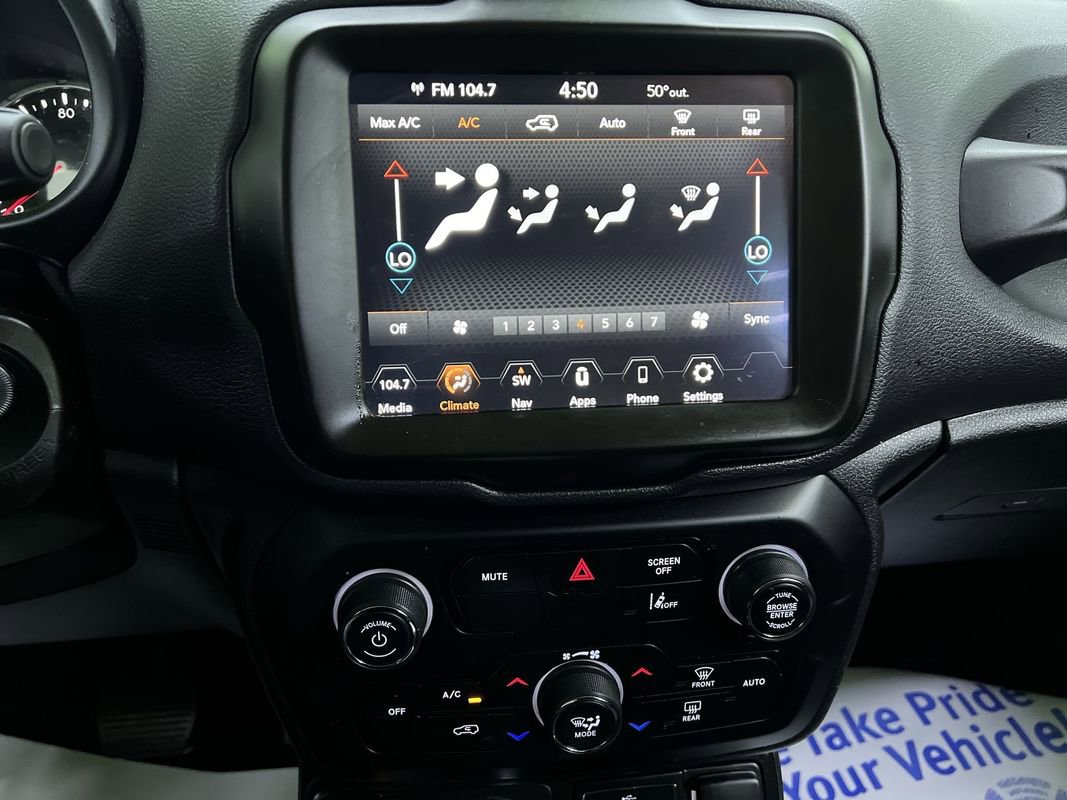 Used 2023 Jeep Renegade Latitude AWD/4WD image 24