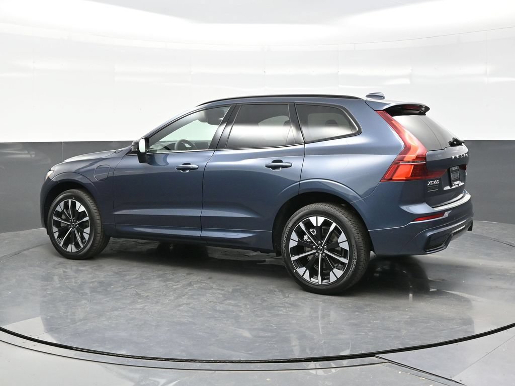 New 2026 Volvo XC60 T8 Plus w/ Climate Package AWD/4WD image 4