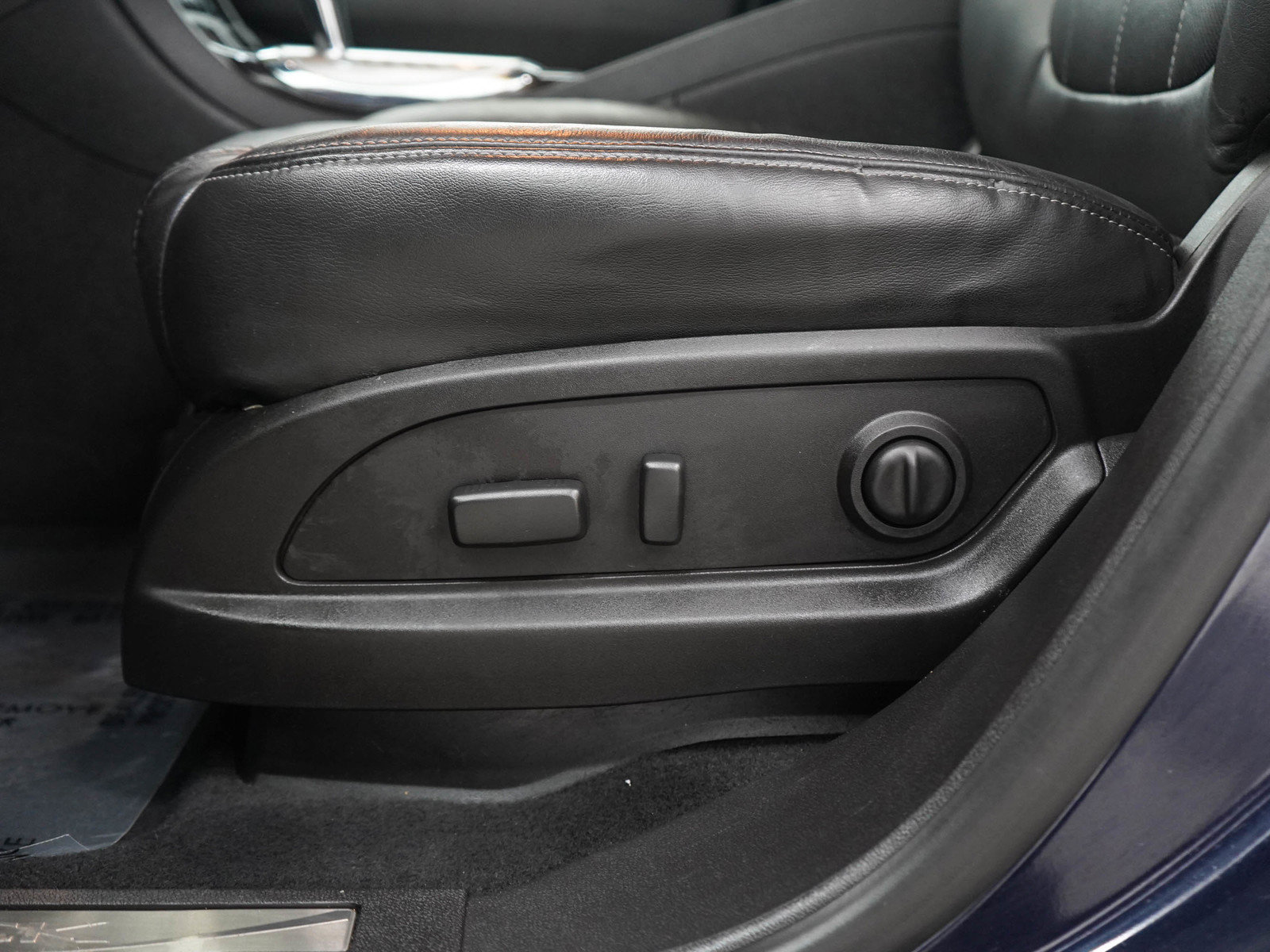 Used 2017 Buick Enclave Leather w/ Trailering Package AWD/4WD image 23