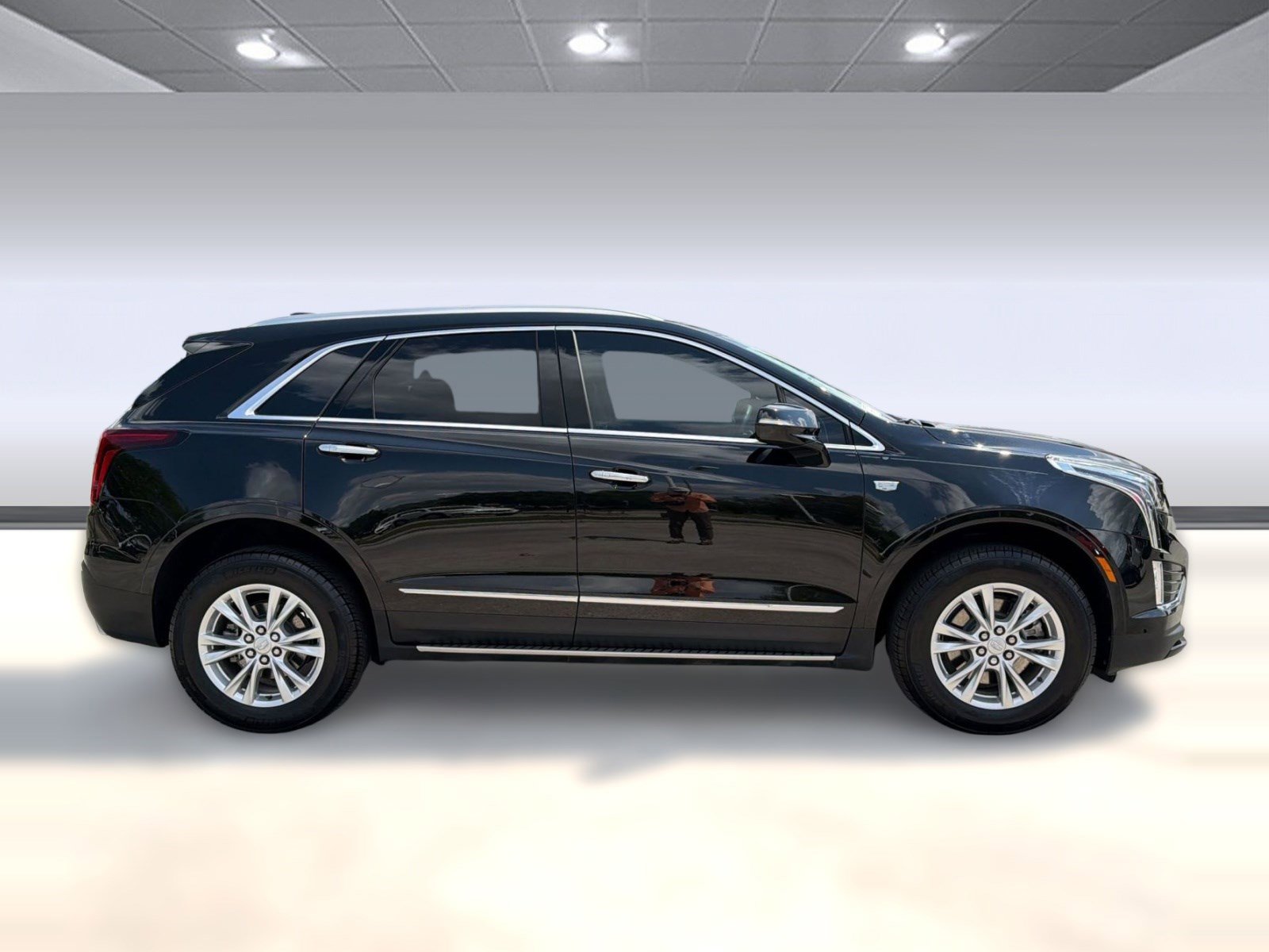 Certified 2025 Cadillac XT5 Luxury w/ LPO, Floor Liner Package FWD image 7