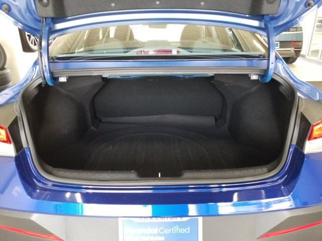 Certified 2025 Hyundai Elantra SE FWD image 14