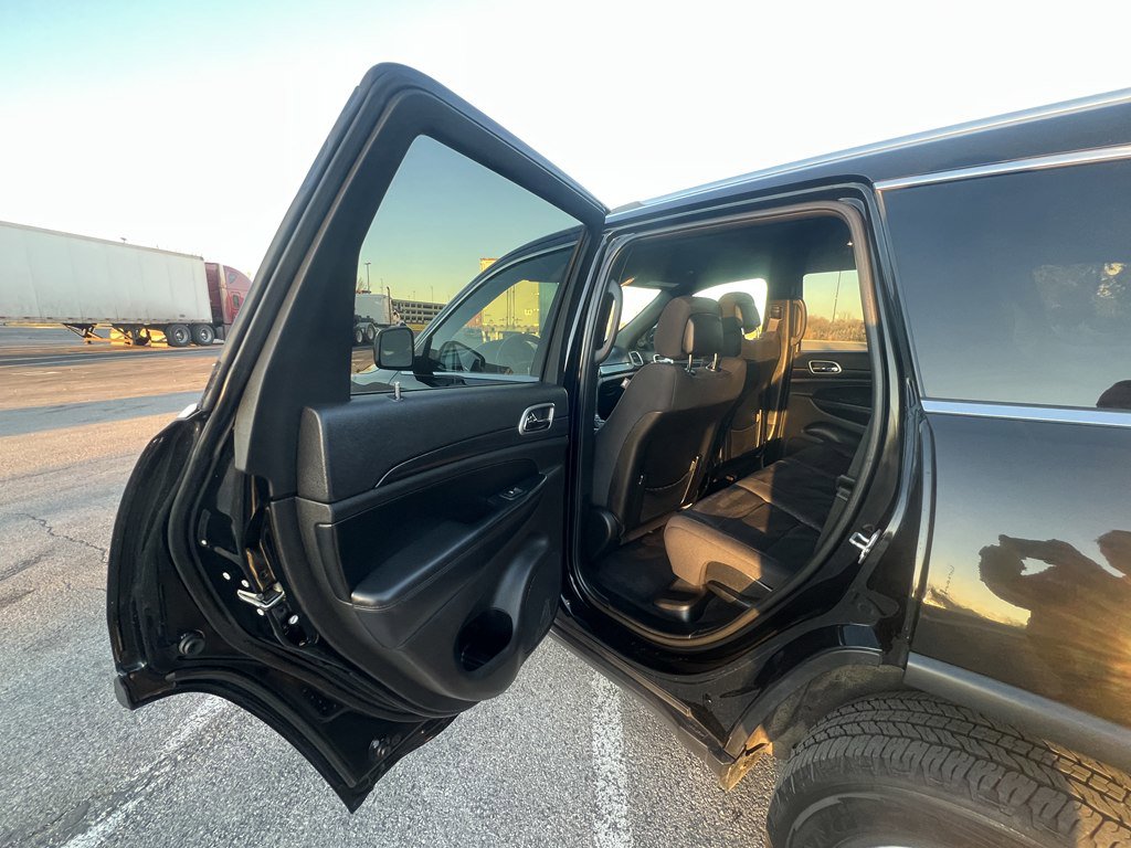 Used 2018 Jeep Grand Cherokee Laredo image 14