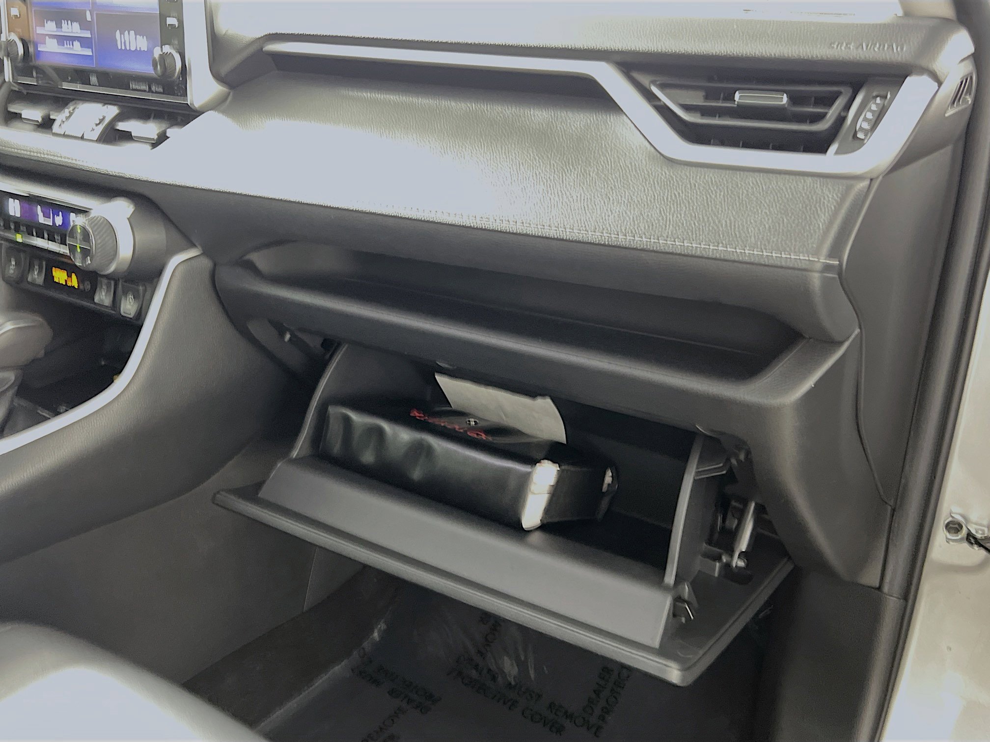 Used 2022 Toyota RAV4 XLE Premium image 35