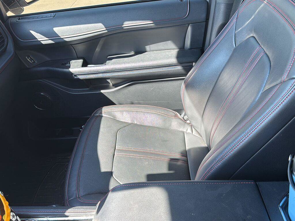 Used 2023 Ford Expedition Limited AWD/4WD image 8
