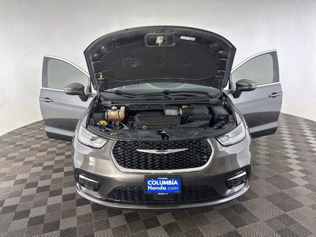 Used 2021 Chrysler Pacifica Touring w/ Cold Weather Group FWD image 14