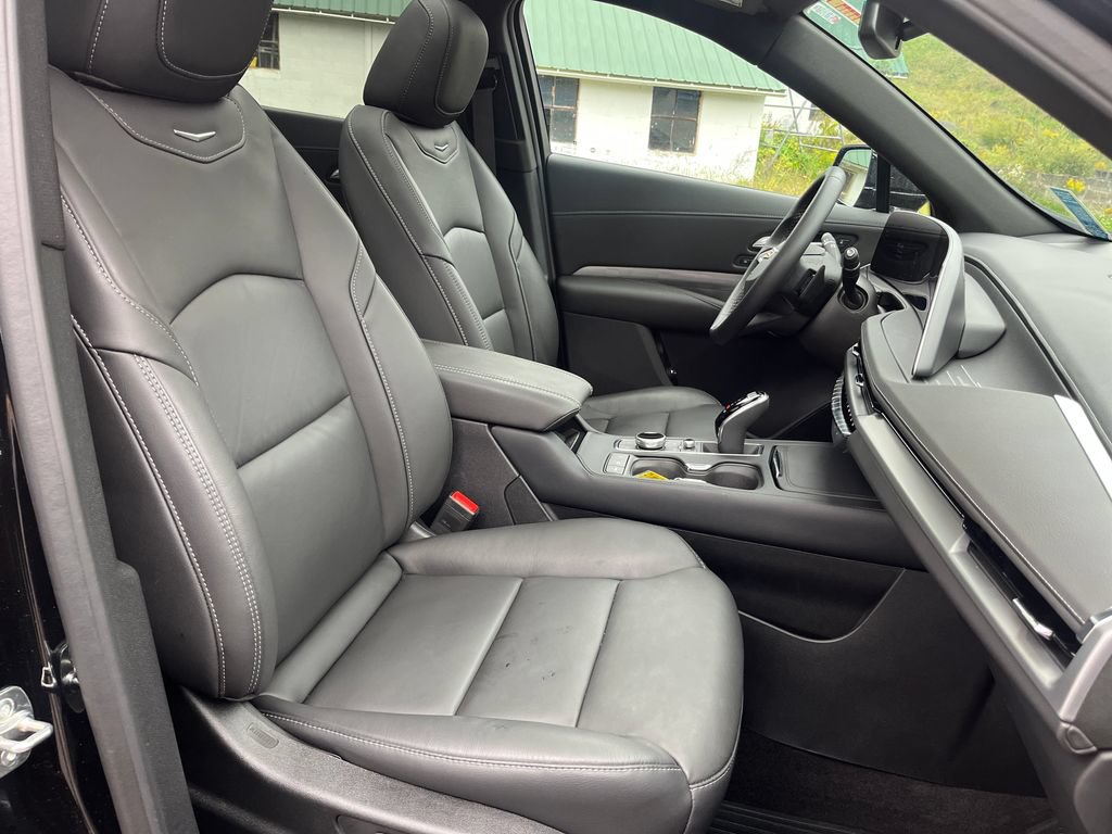 Used 2025 Cadillac XT4 Premium Luxury AWD/4WD image 29