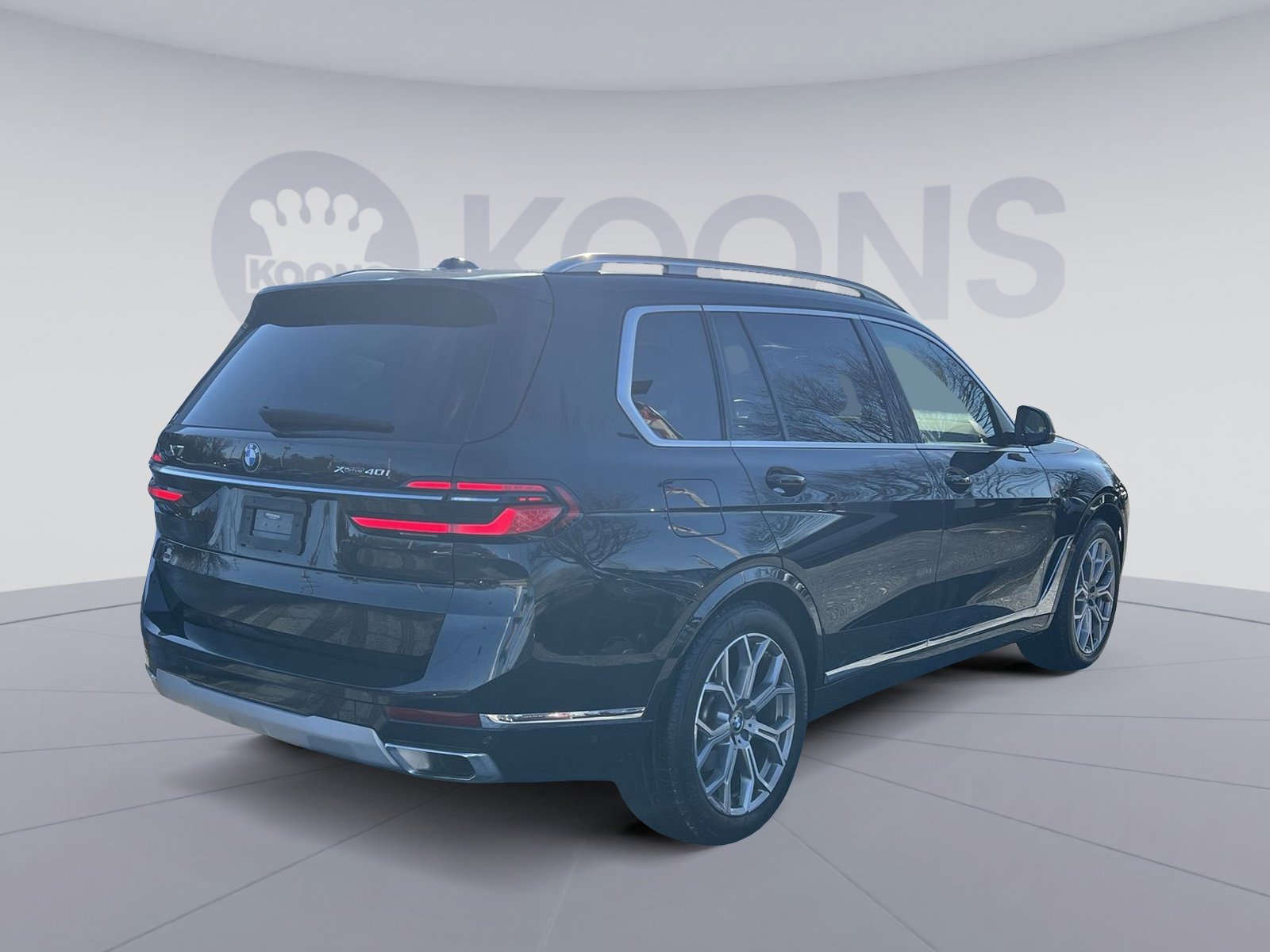Used 2023 BMW X7 xDrive40i w/ Executive Package image 7