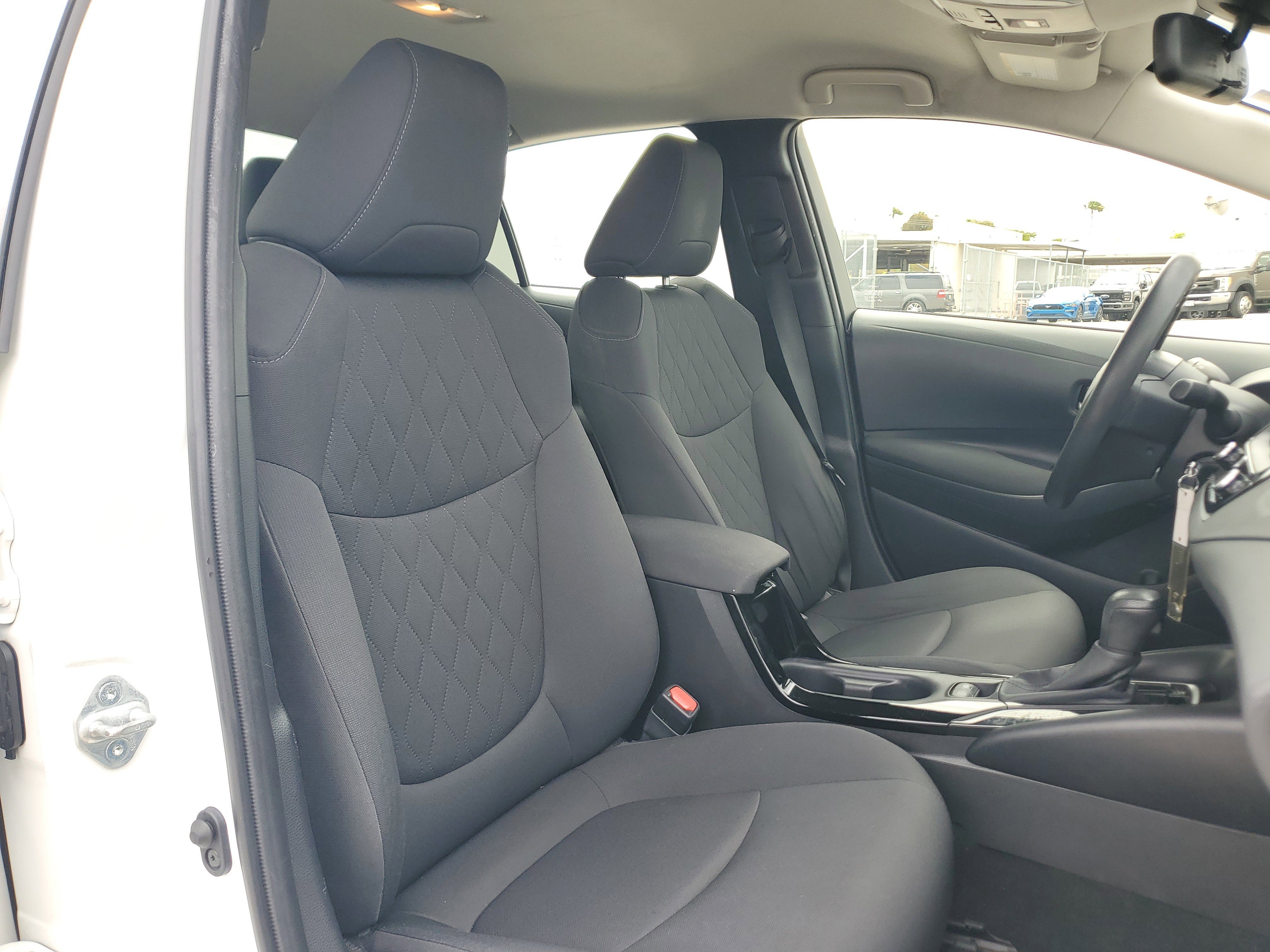 Used 2020 Toyota Corolla LE image 30