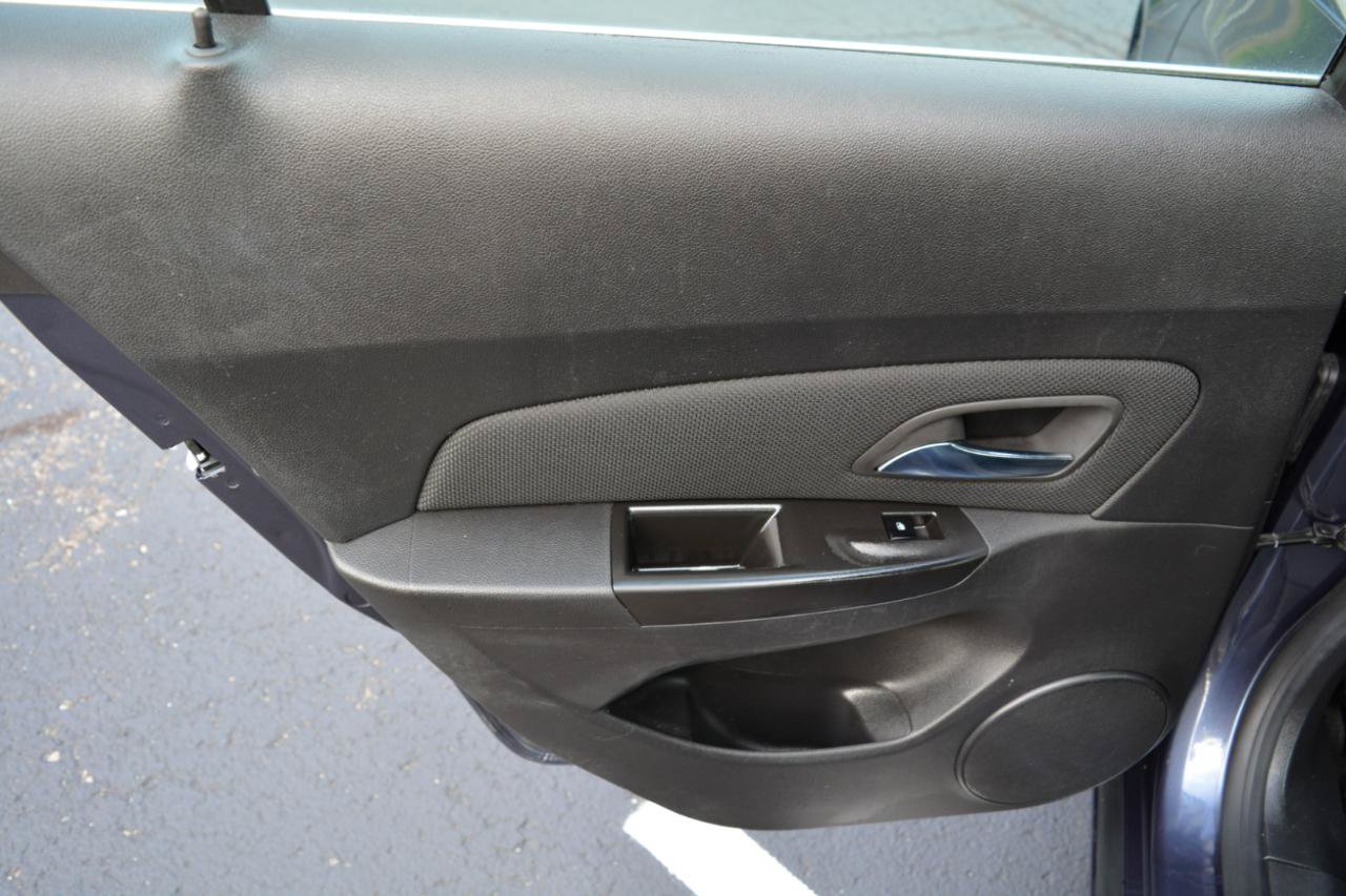 Used 2013 Chevrolet Cruze LT FWD image 11