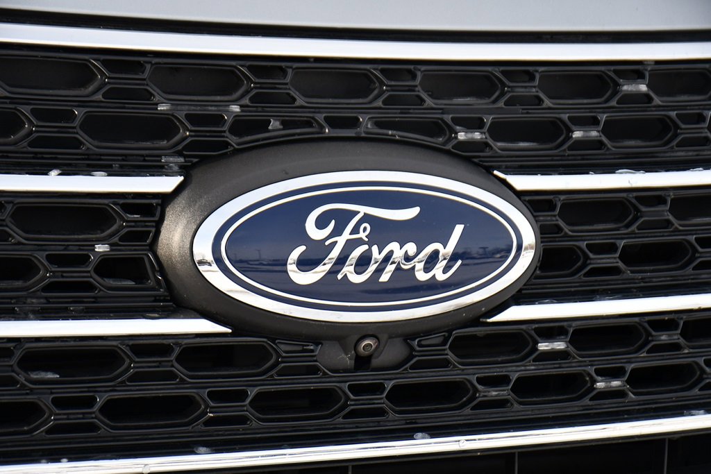 Used 2023 Ford Explorer XLT w/ Equipment Group 202A image 37