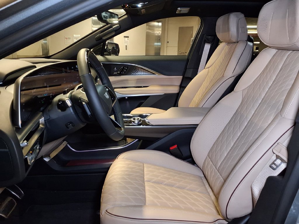New 2026 Cadillac Lyriq Signature Sport w/ Nappa Leather Package RWD image 15