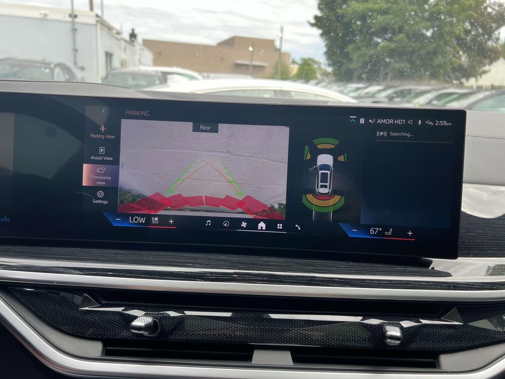 Used 2024 BMW X7 xDrive40i w/ M Sport Package image 25