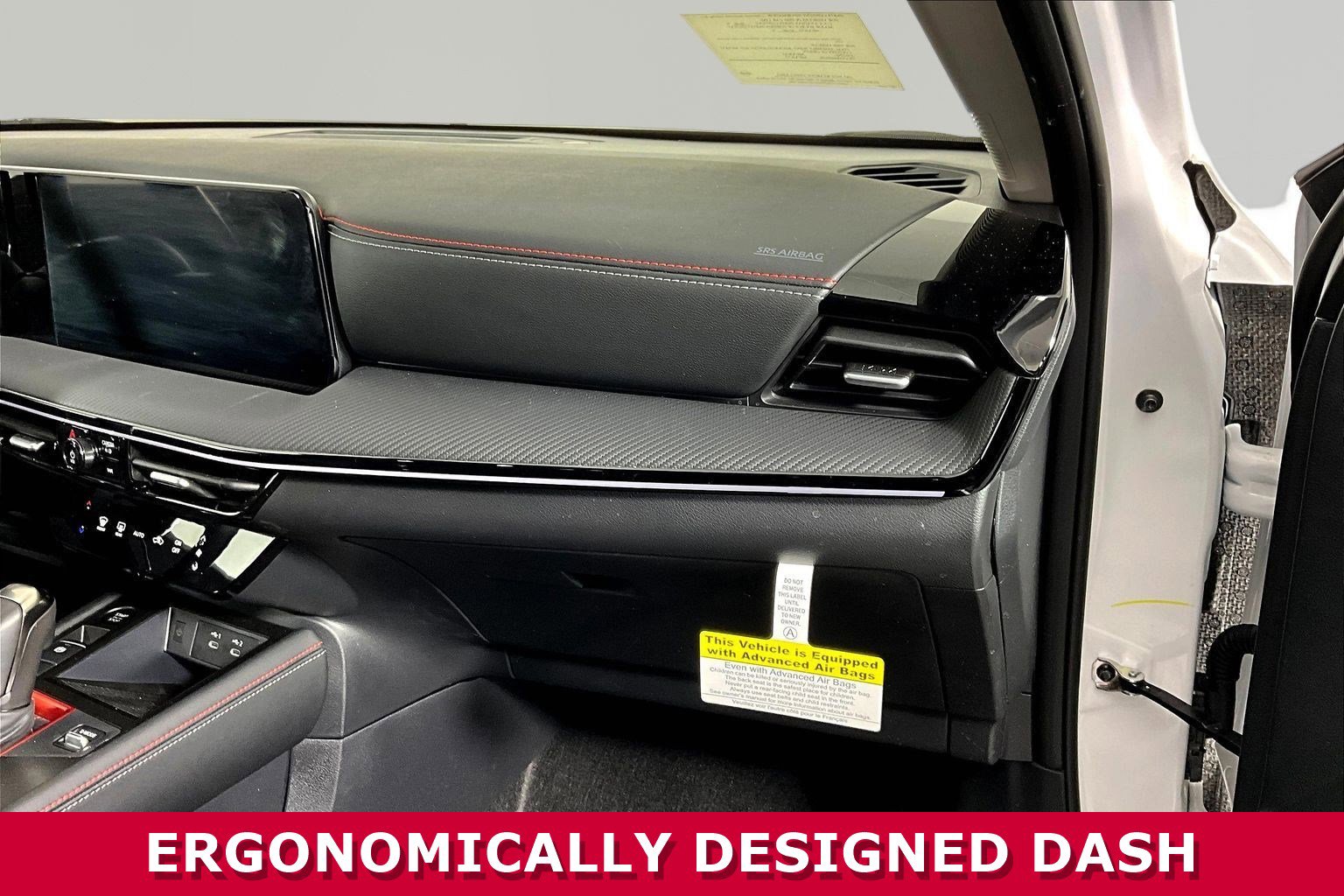 Used 2025 Nissan Kicks SR image 24