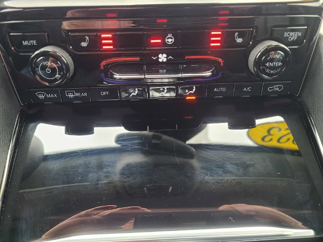 Used 2023 Jeep Grand Cherokee L Limited AWD/4WD image 28