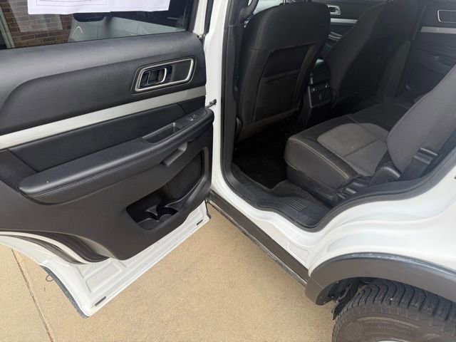 Used 2017 Ford Explorer XLT image 17