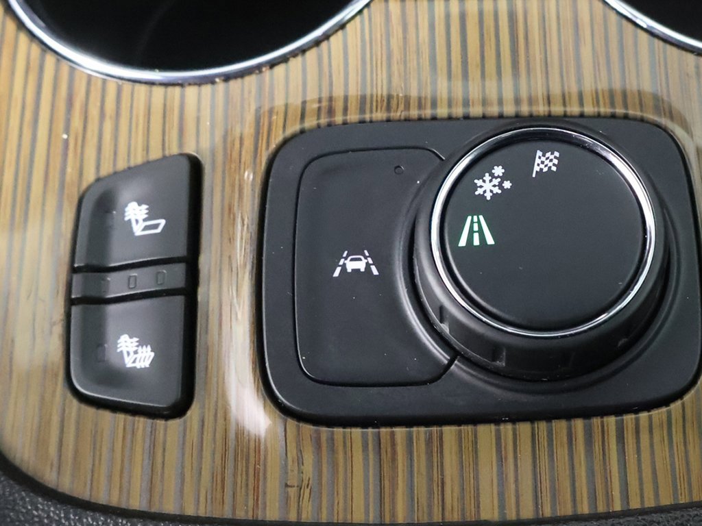 Used 2023 GMC Acadia SLE w/ Driver Convenience Package image 48