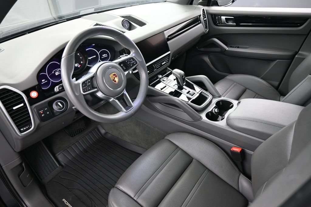 Certified 2023 Porsche Cayenne AWD/4WD image 4