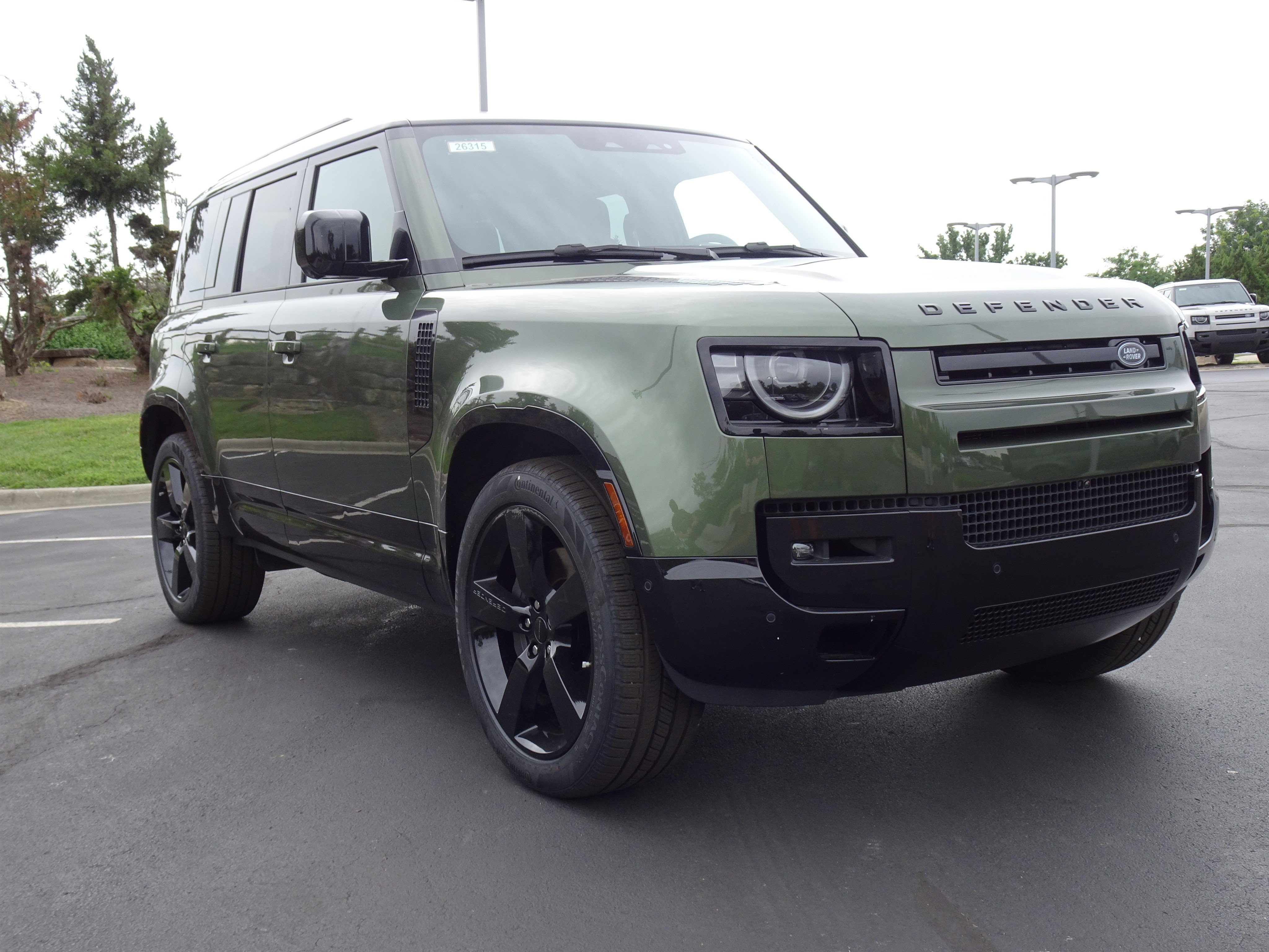 New 2026 Land Rover Defender 110 X-Dynamic SE AWD/4WD image 14