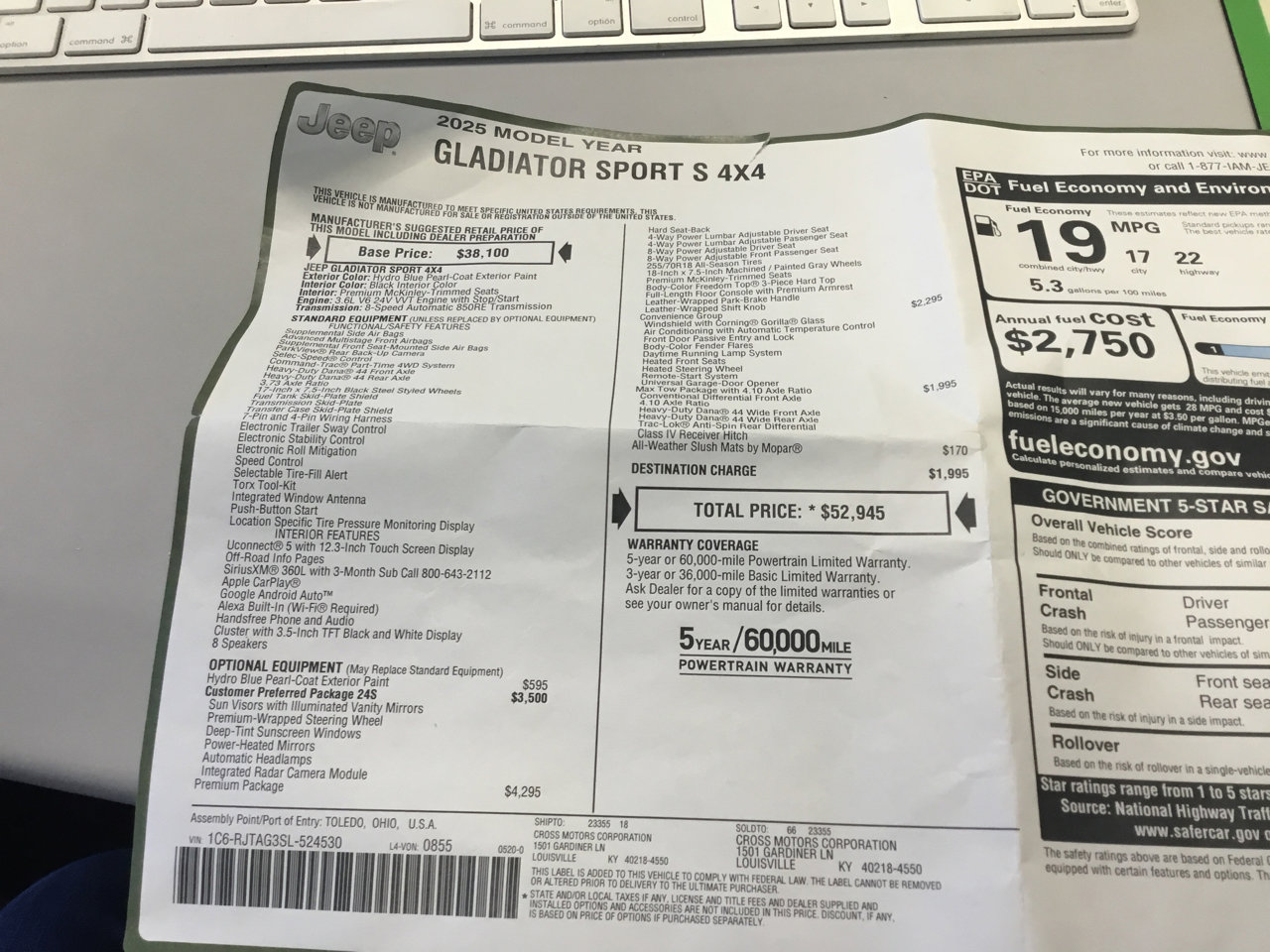 Used 2025 Jeep Gladiator Sport w/ Premium Package image 21