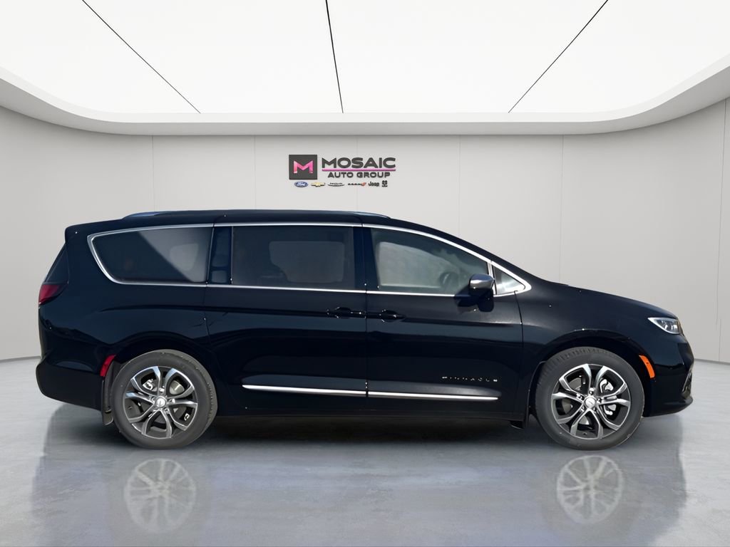 New 2026 Chrysler Pacifica Pinnacle image 9