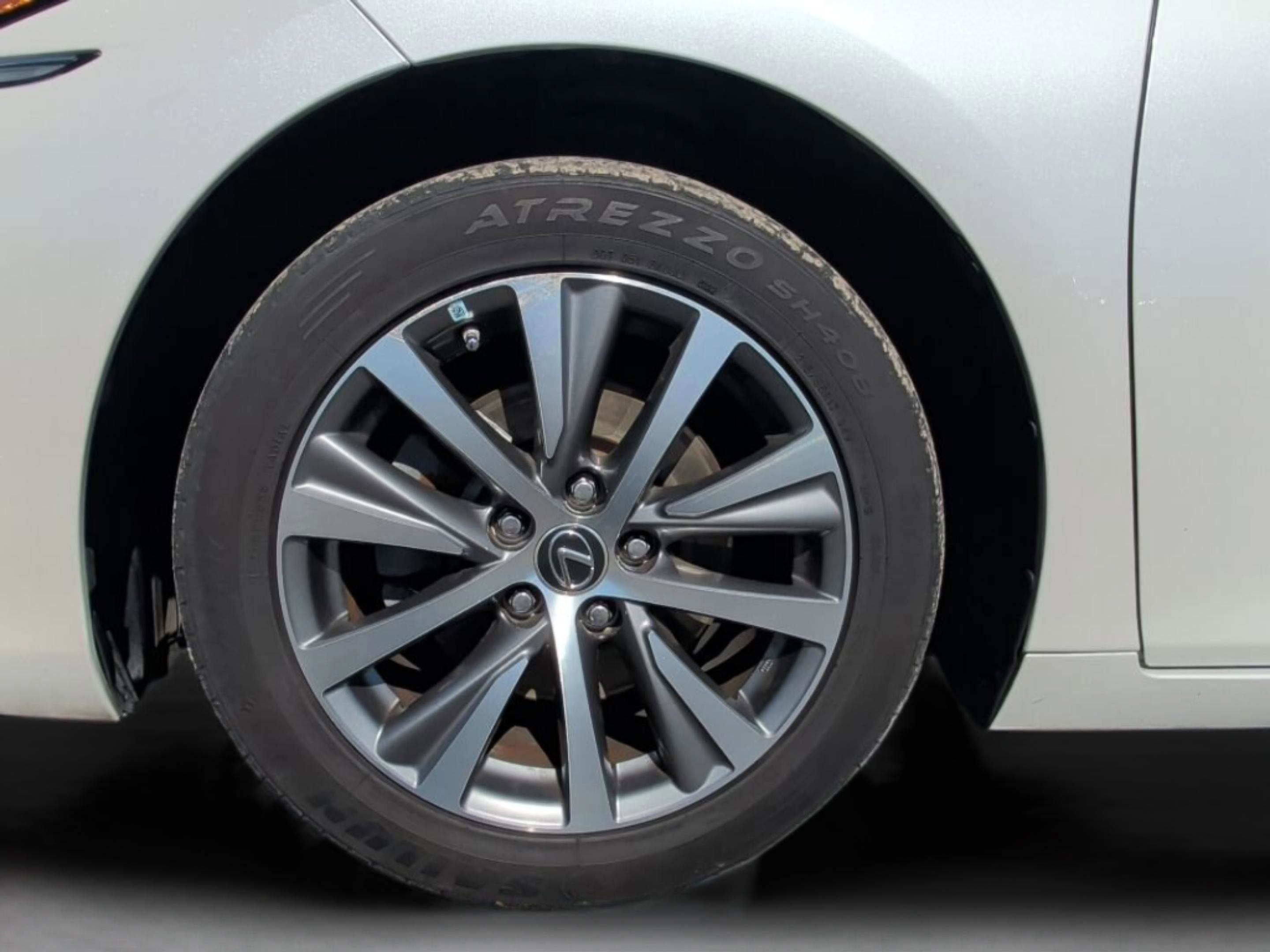 Used 2019 Lexus ES 350 w/ Accessory Package 2 image 40