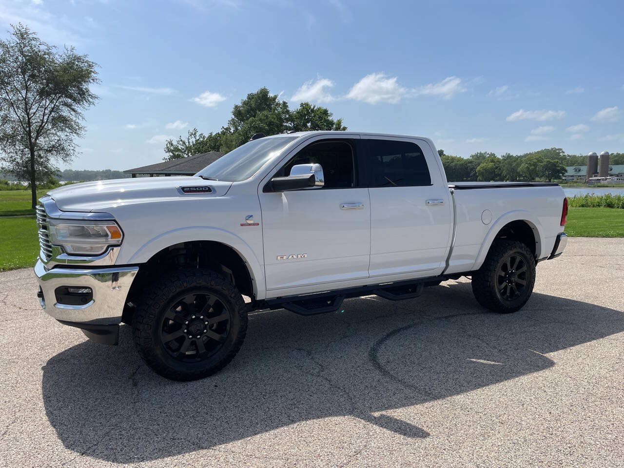 Used 2020 RAM 2500 Laramie AWD/4WD image 2
