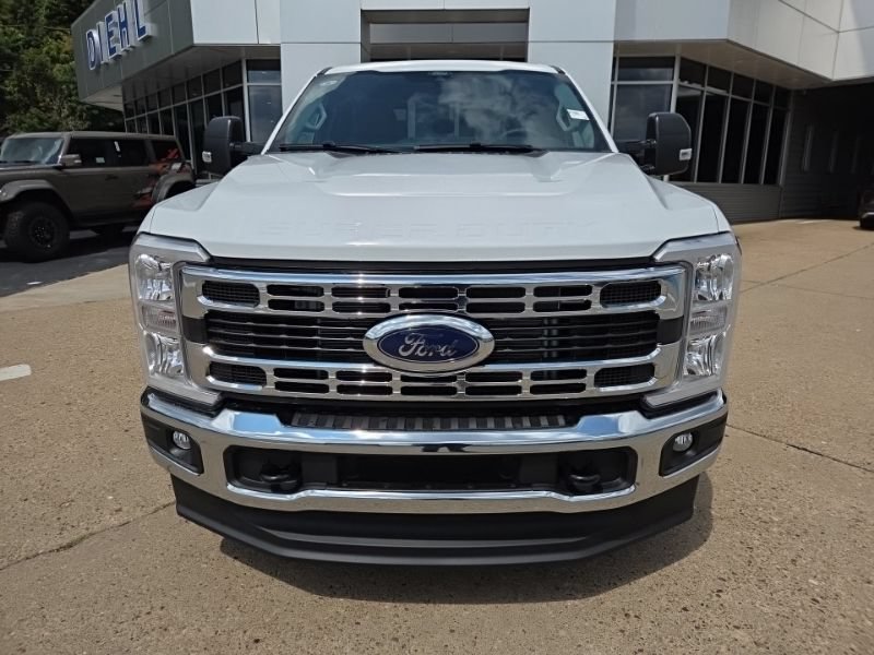 New 2026 Ford F250 XLT w/ FX4 Off-Road Package AWD/4WD image 2