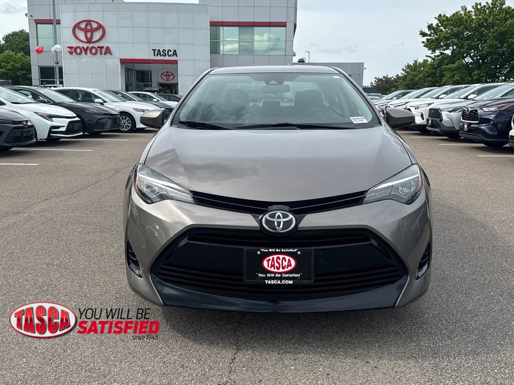 Used 2018 Toyota Corolla LE FWD video 2