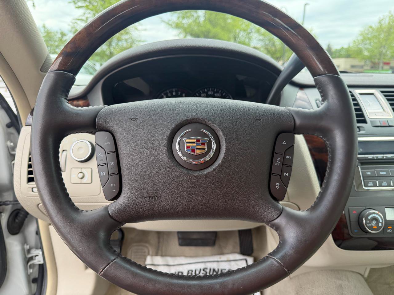 Used 2009 Cadillac DTS FWD image 11