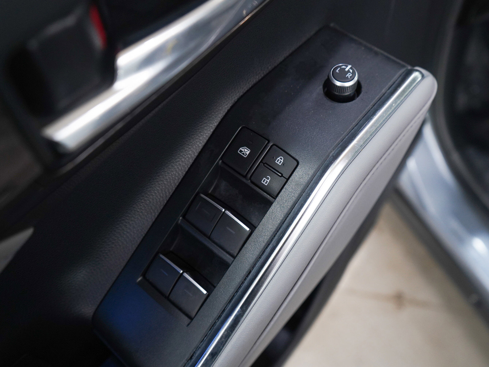 Used 2022 Toyota Highlander Platinum image 24