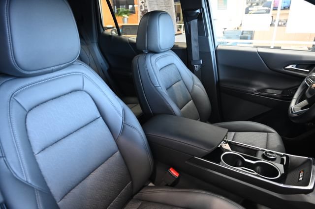 Used 2026 Chevrolet Equinox LT w/ Convenience Package II FWD image 8