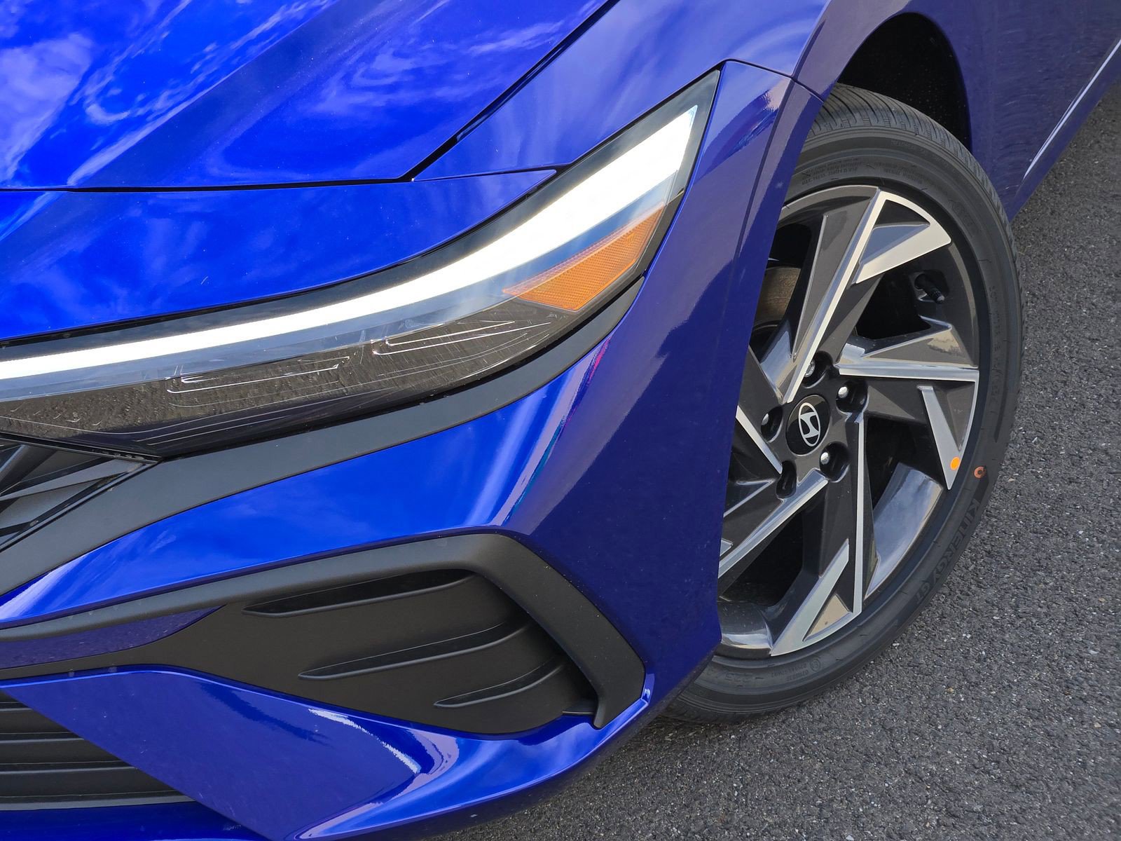 New 2025 Hyundai Elantra SEL image 4