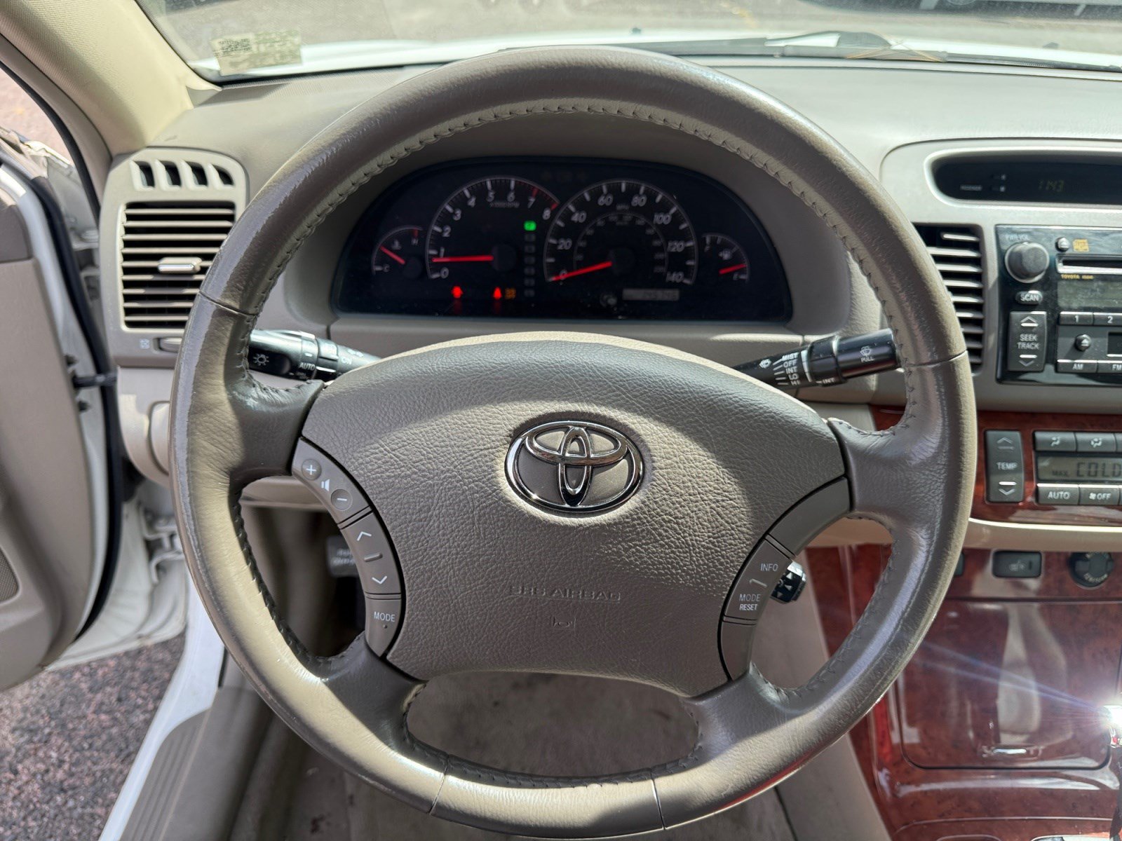 Used 2005 Toyota Camry XLE FWD image 9