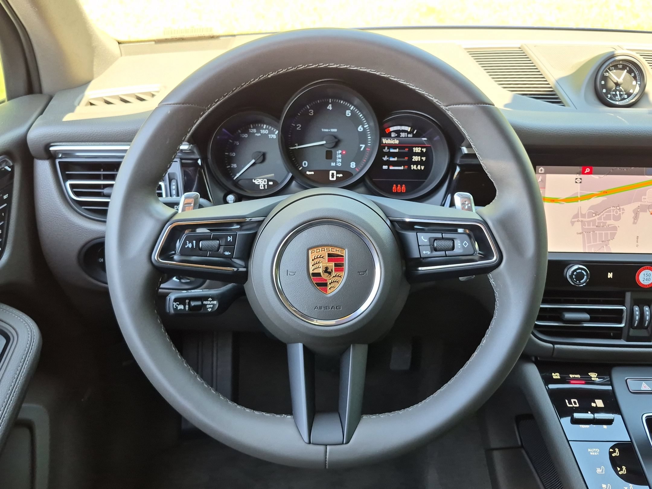 Certified 2026 Porsche Macan AWD/4WD image 7