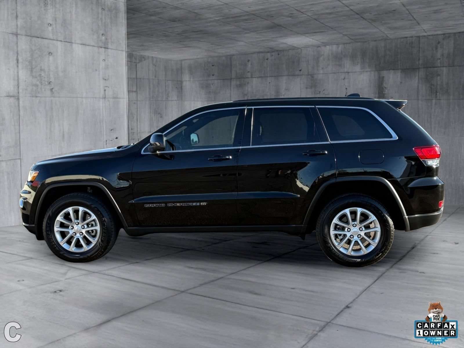 Used 2022 Jeep Grand Cherokee Laredo X AWD/4WD image 3