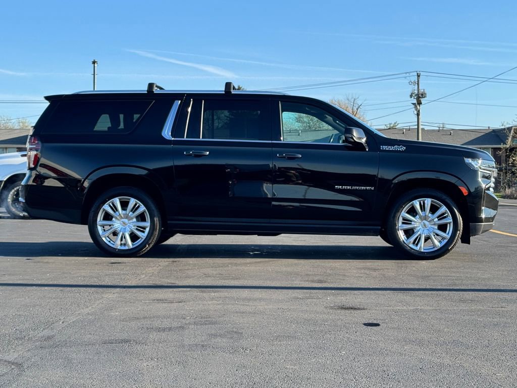 Used 2022 Chevrolet Suburban High Country AWD/4WD image 8