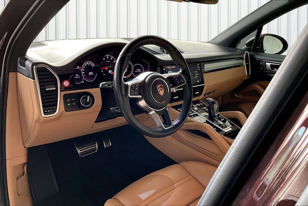 Used 2023 Porsche Cayenne S Platinum image 4