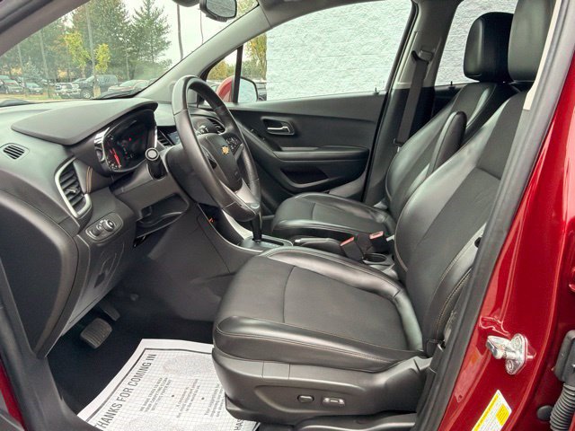Used 2022 Chevrolet Trax LT w/ LT Convenience Package AWD/4WD image 13